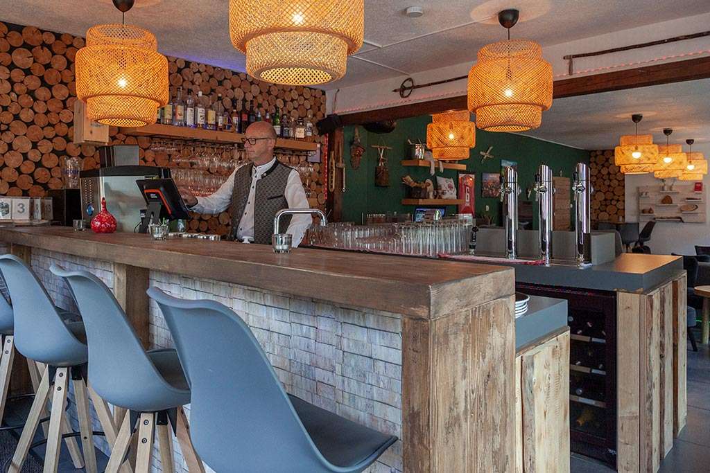 Bartender Andre in The Lounge